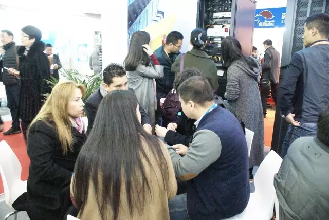 云顶集团3118业务人员接待国外客户