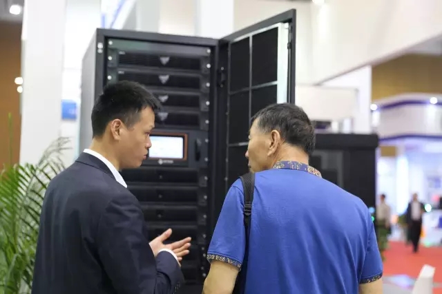 云顶集团3118销售人员接待客户