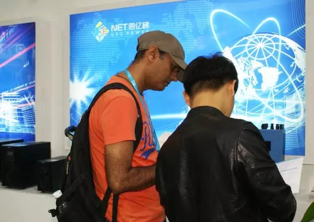 云顶集团3118客服人员接待国外客户