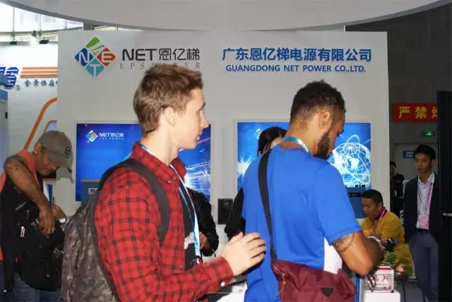 云顶集团3118客服人员接待国外客户